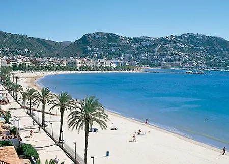 Acogedor Y Centrico A 1' De La Playa * Roses