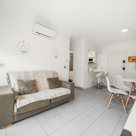 Acogedor Y Centrico A 1' De La Playa Roses